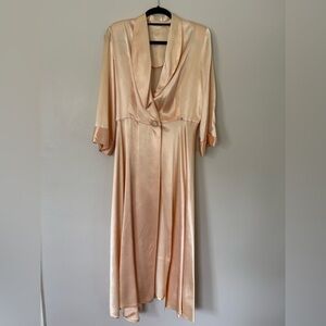 Vintage Peach Satin Robe/Dressing Gown